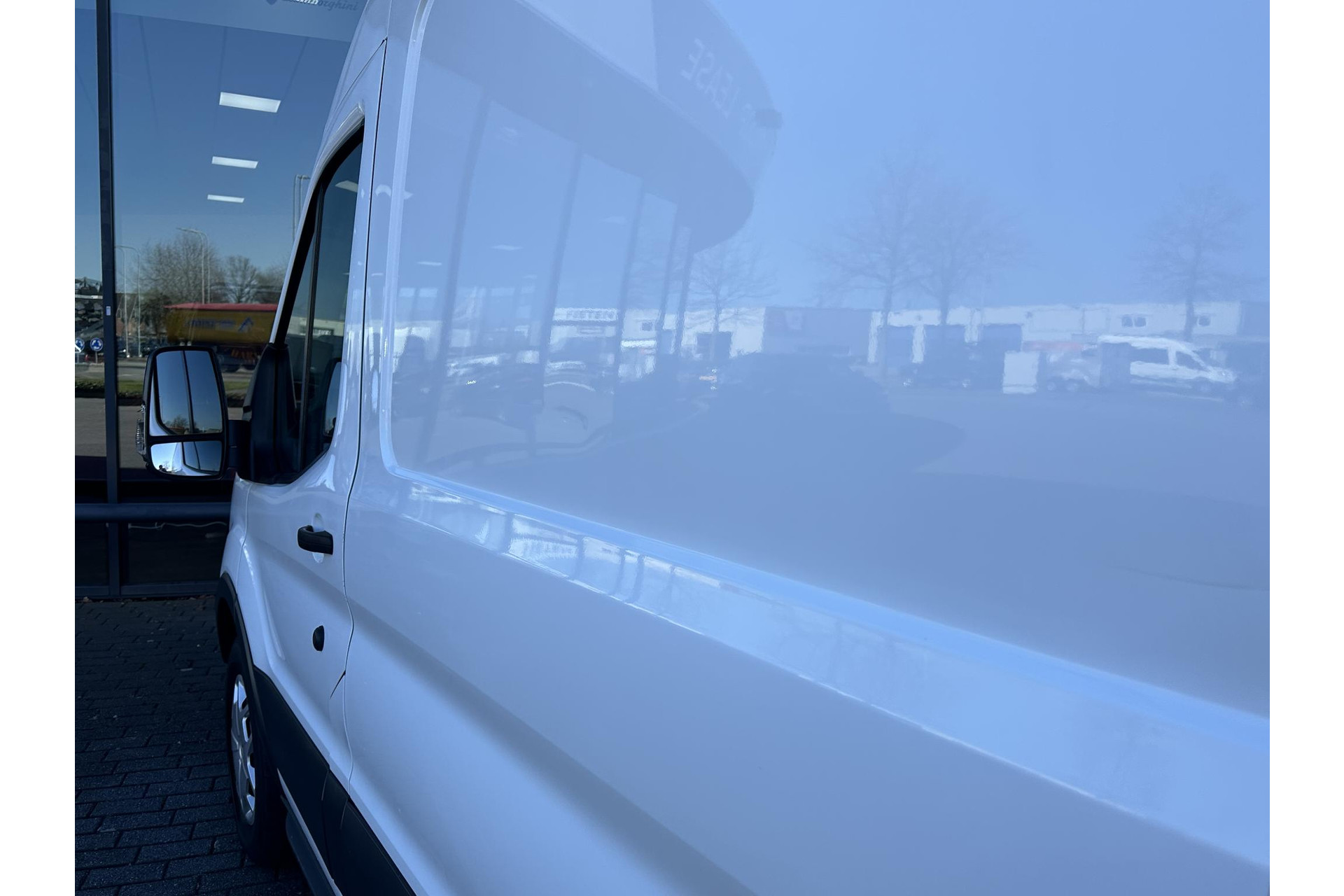 Ford Transit 350 2.0 TDCI L3H2*A/C*NAVI*HAAK*CRUISE*CAMERA*